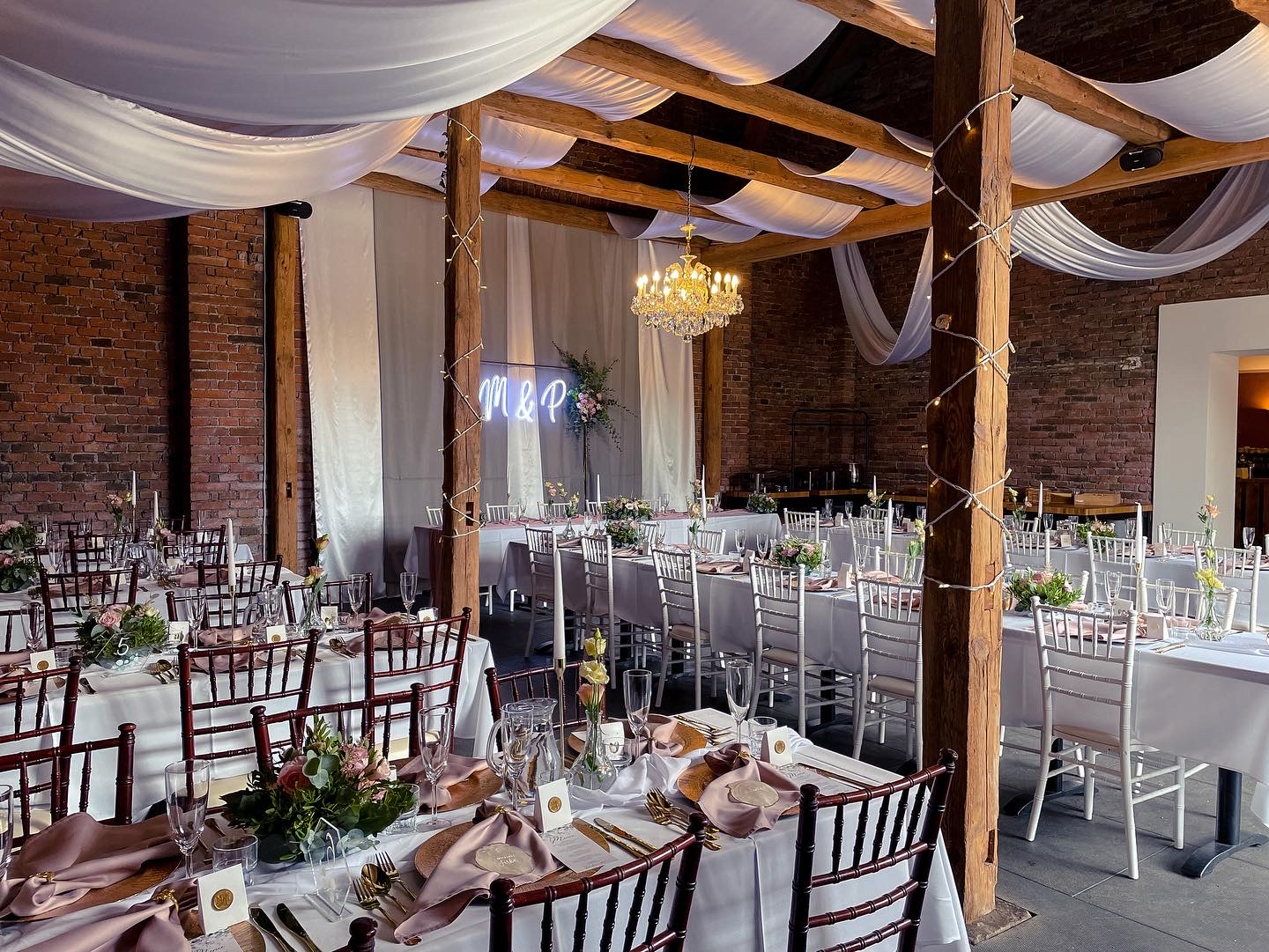 Svatební Dj a moderátor Dvůr Hoffmeister