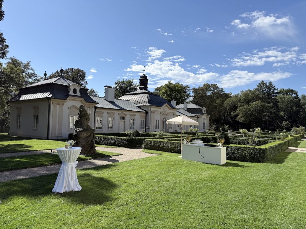 Zámek Bon Repos svatba